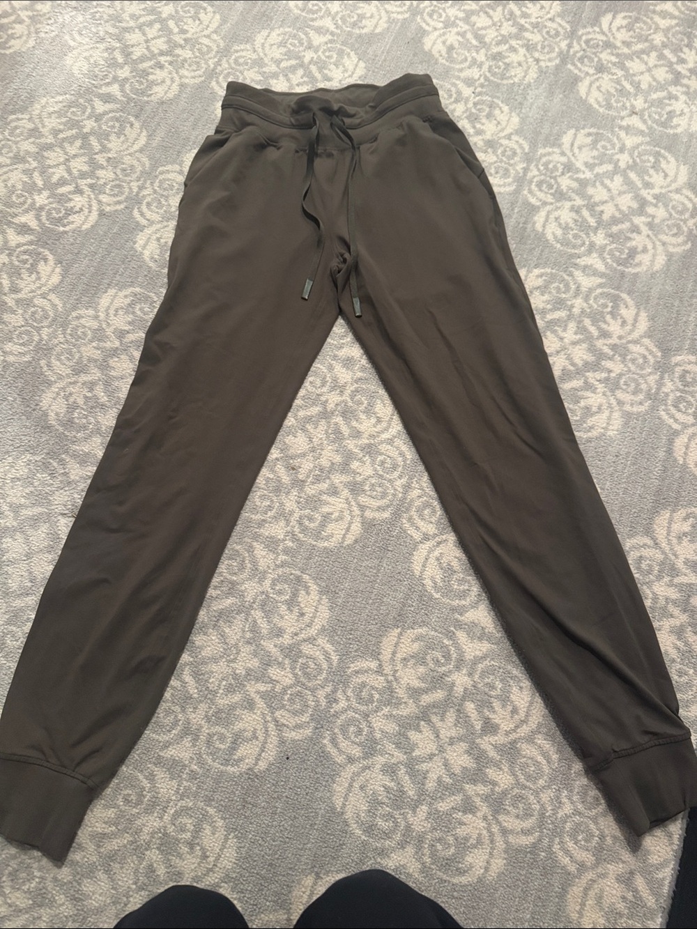 Lululemon size 2 joggers